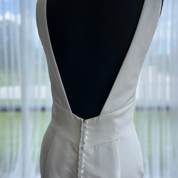 Bridal Gown - Picture 1 of 7